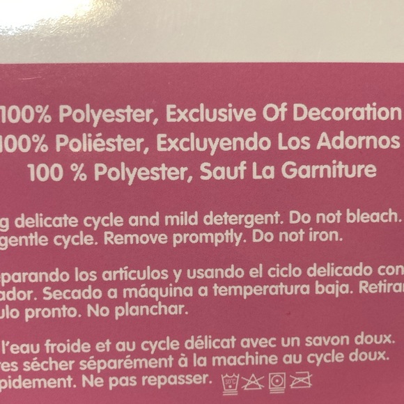 Hello Kitty Silk Touch Plush Throw - Picture 6 of 8